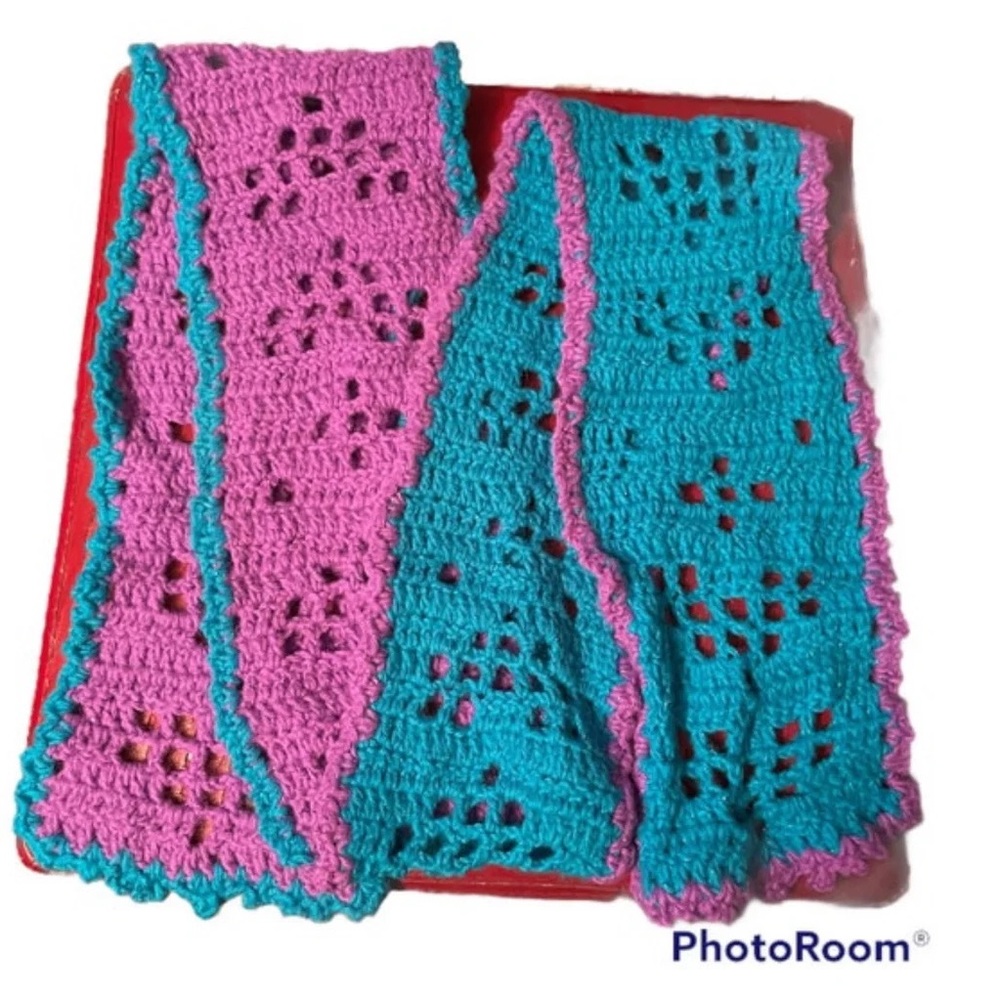 Sparkly Scarf with heart pattern